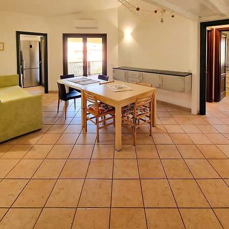 Murphy Holiday Home - Residenza Aldo Moro 02 Ла Мадалена Екстериор снимка